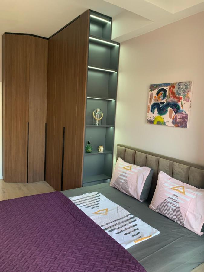 Lovely 1-Bedroom Condo In Tirana Wifi-Netflix-Ac Екстериор снимка