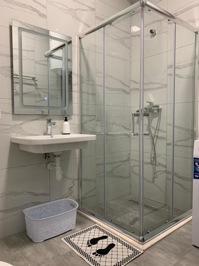 Lovely 1-Bedroom Condo In Tirana Wifi-Netflix-Ac Екстериор снимка